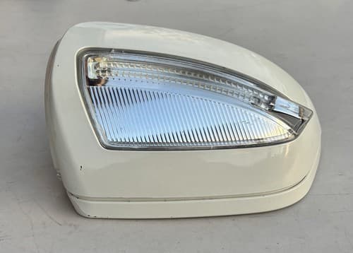 09 10 Mercedes-Benz GL350 ML350 Right Passenger Side Mirror Assembly White