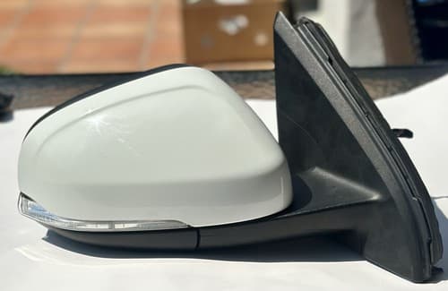 2015 Volvo V60 Right Passenger Side Mirror Assembly White 11 Pin — OEM 31402635