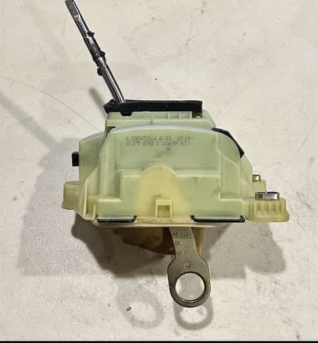 W203 C230 C280 Shifter A2092670224 — OEM A2092670224