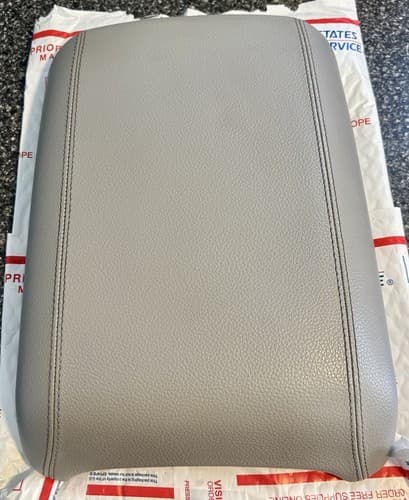 2008 2009 2010 2011 2012 Mercedes-Benz R350 Armrest / Center Console Lid Gray — OEM 251-680-30-17-7H23