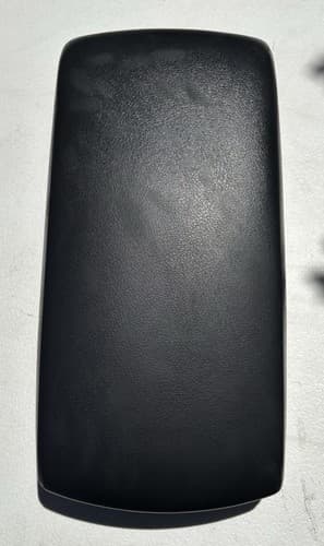 2007 2008 2009 2010 2011 Toyota Camry Armrest/ Center Console Lid Black